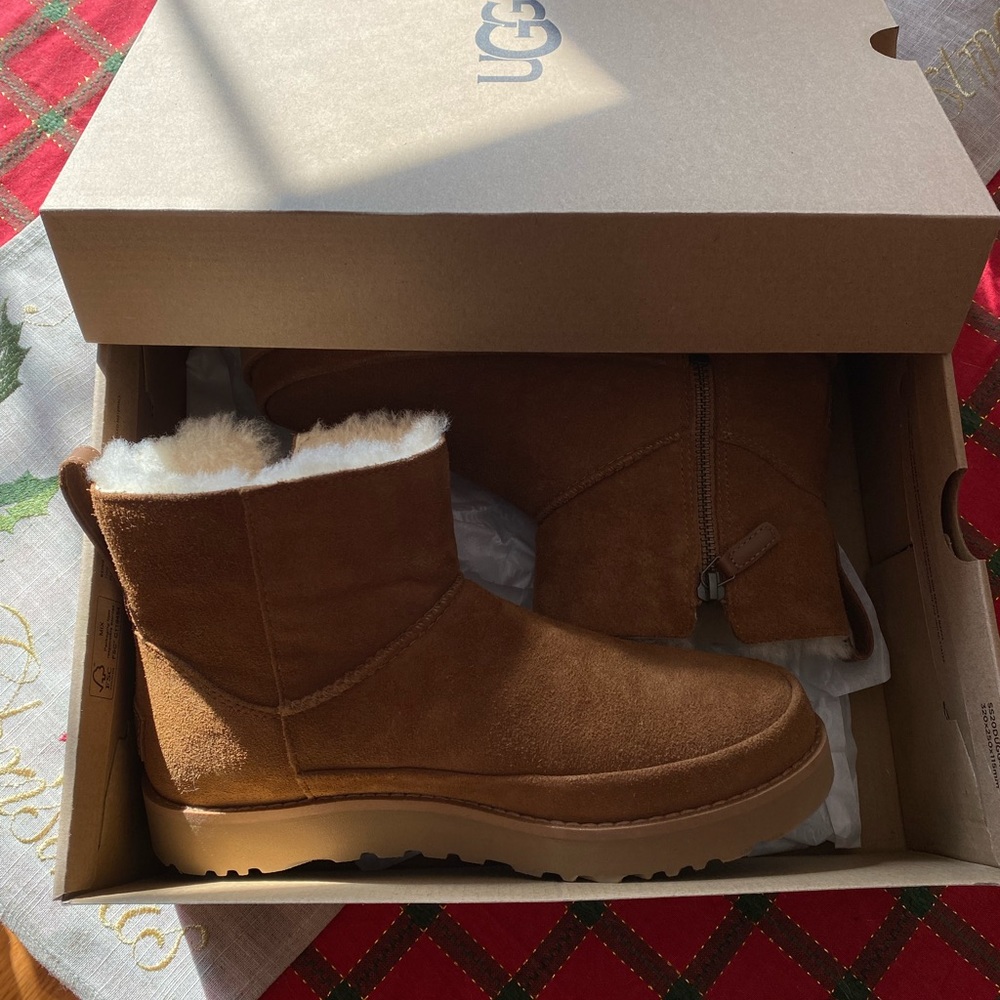 Uggs - mini classic ankle boot